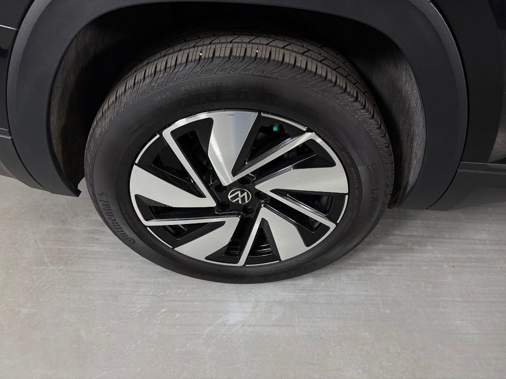 Used 2025 Volkswagen Atlas SE FWD image 11