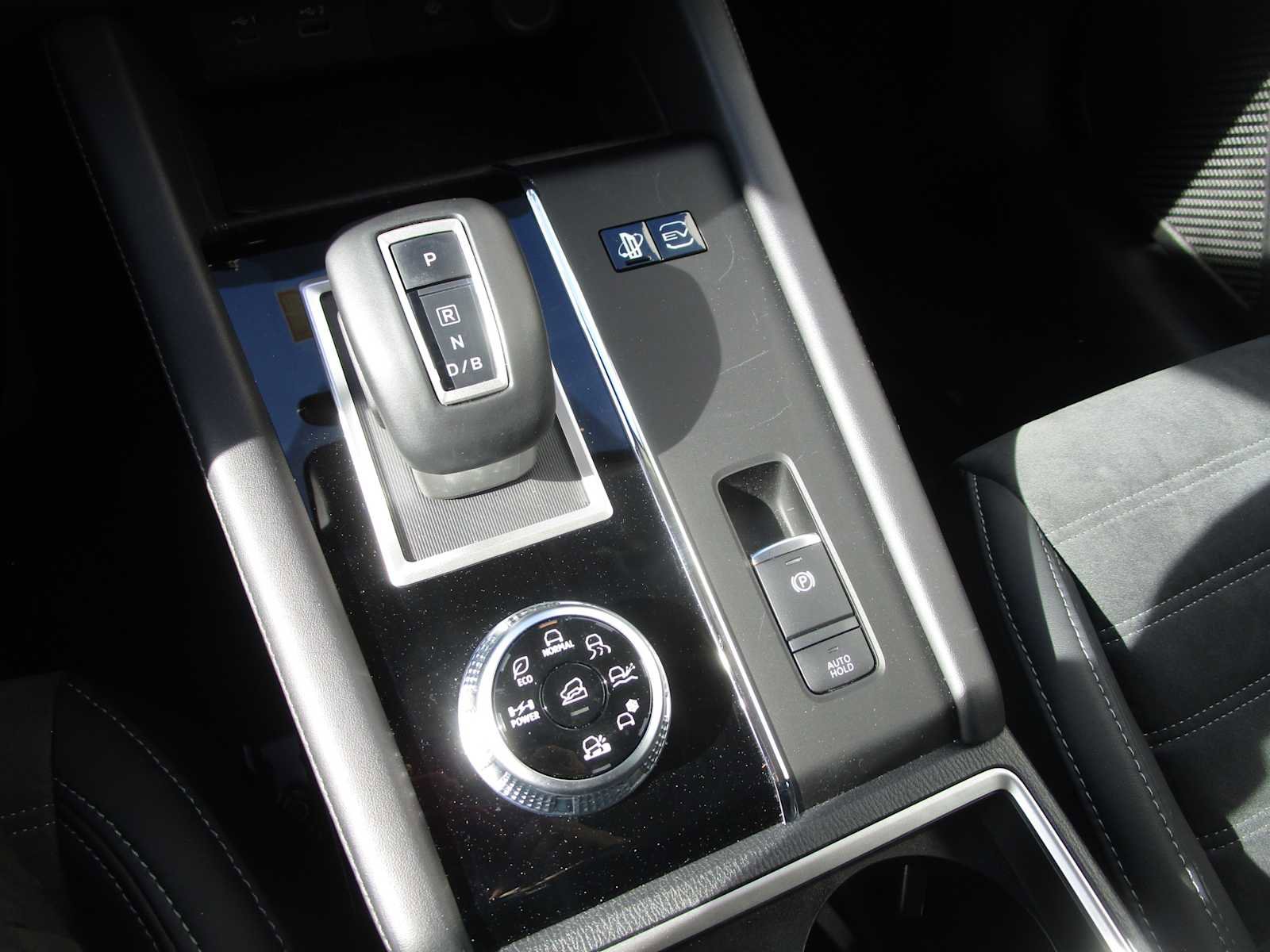 Used 2023 Mitsubishi Outlander SE image 21