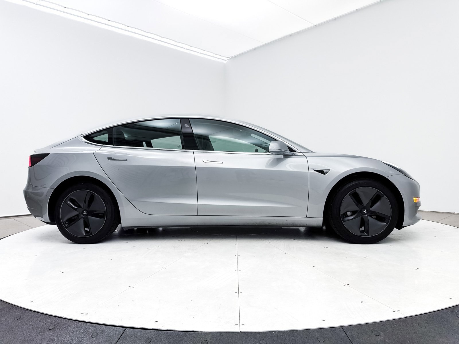 Used 2018 Tesla Model 3 Long Range image 38