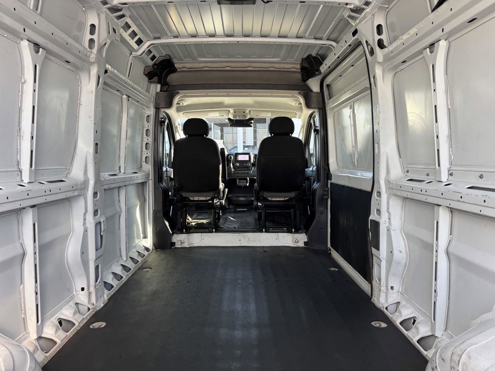 Used 2025 RAM ProMaster 2500 w/ Convenience Group image 14