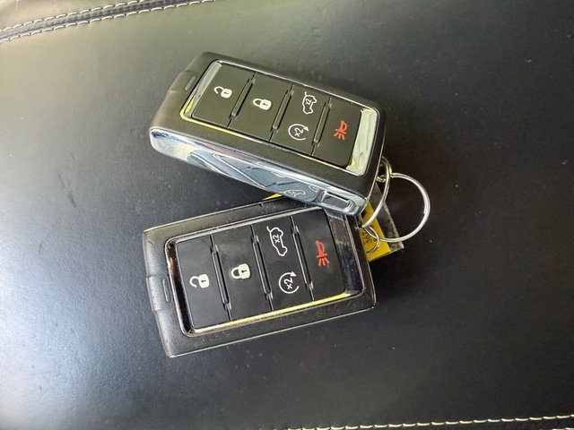 Used 2023 Jeep Grand Cherokee L Overland w/ Luxury Tech Group IV image 40