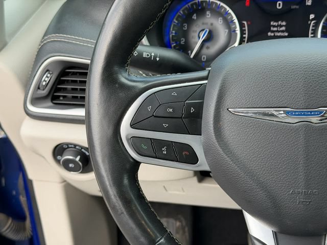 Used 2021 Chrysler Pacifica Touring-L w/ Uconnect Theater Family Group AWD/4WD image 14