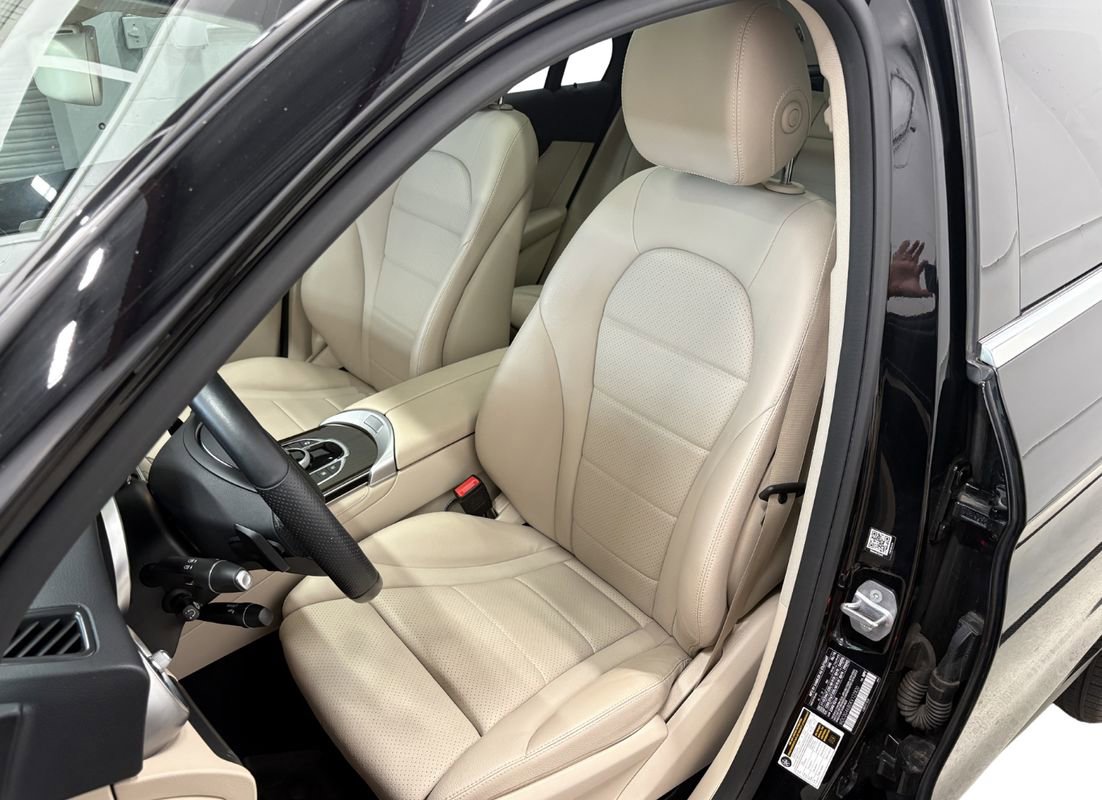 Used 2019 Mercedes-Benz GLC 300 4MATIC image 11