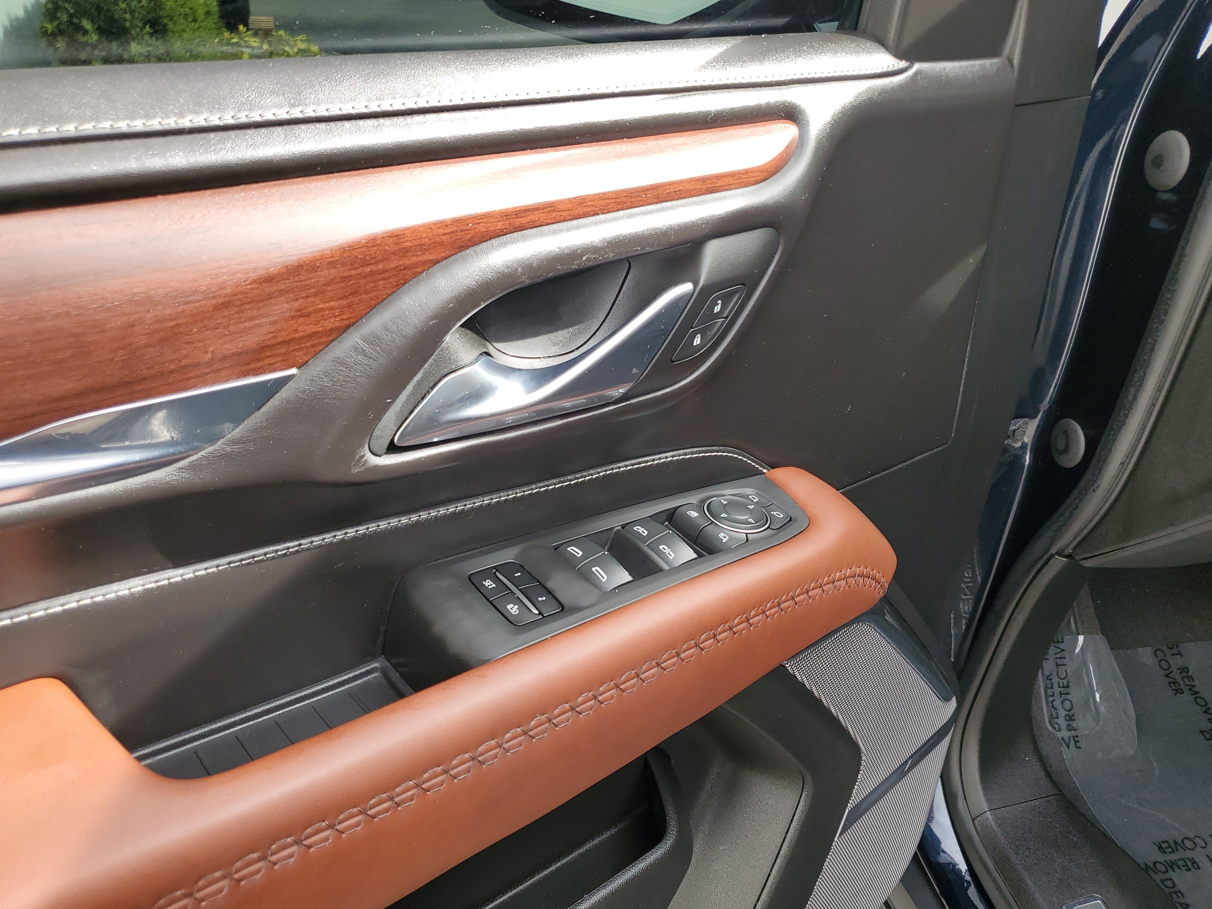 Certified 2023 GMC Yukon XL Denali Ultimate w/ LPO, Floor Liner Package AWD/4WD image 20