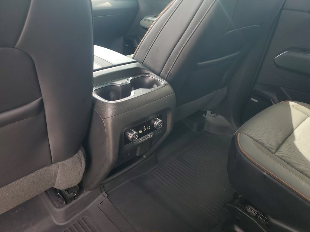 Used 2025 GMC Acadia AT4 AWD/4WD image 14