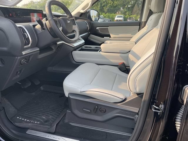 New 2025 Ford Expedition Max Platinum w/ Platinum Ultimate Package AWD/4WD image 9