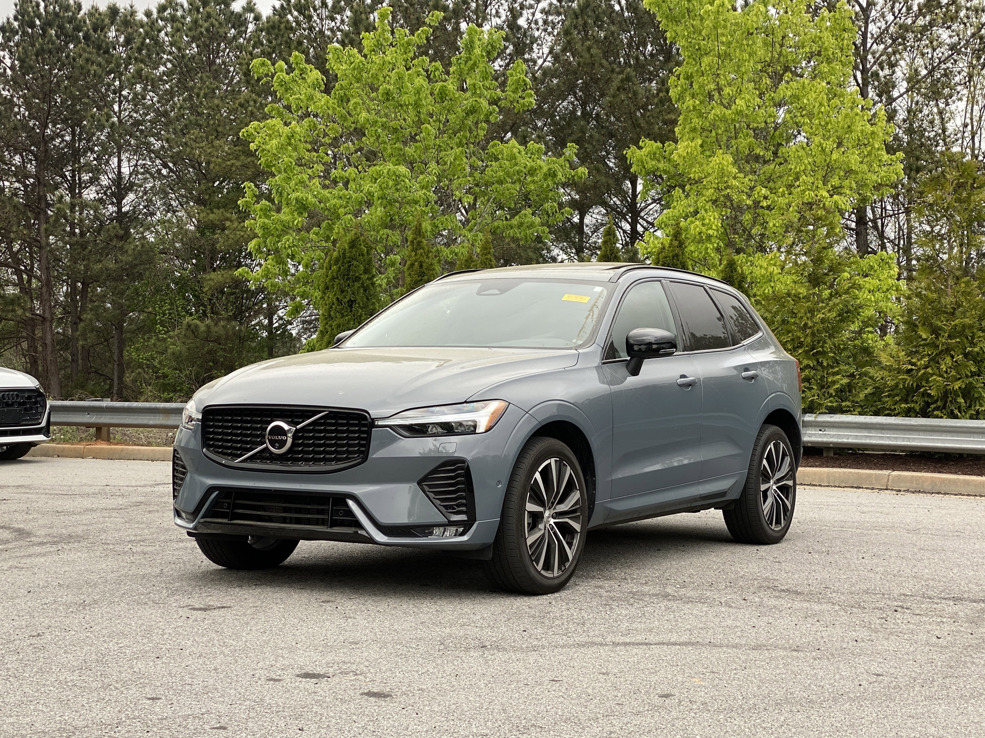 Used 2024 Volvo XC60 B5 Plus image 10