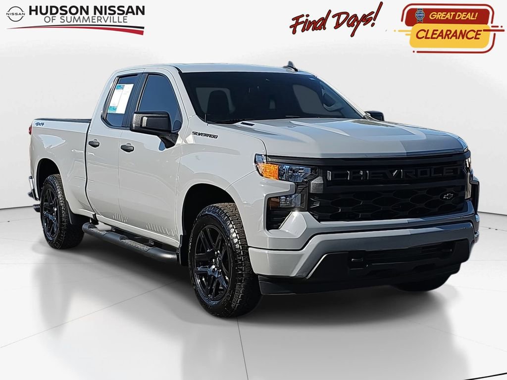 Used 2025 Chevrolet Silverado 1500 Custom w/ Turbomax Blackout Package image 1