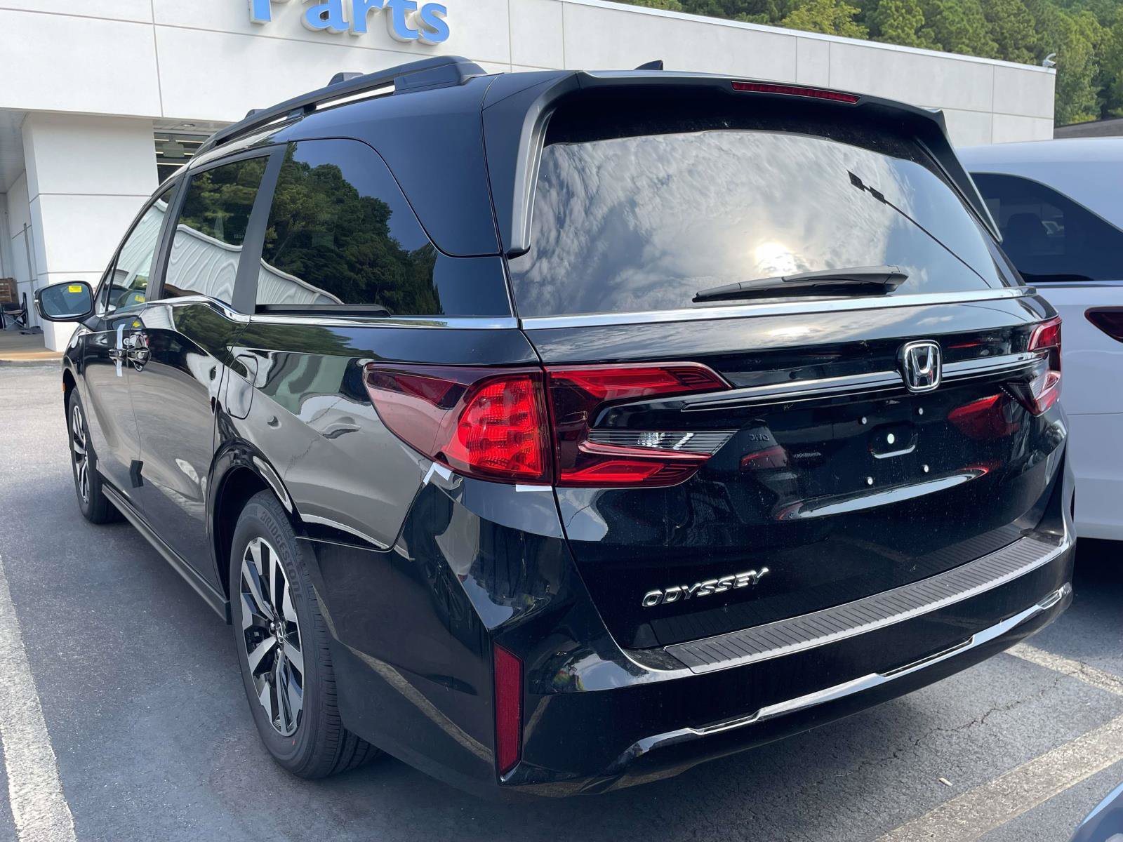 New 2027 Honda Odyssey EX-L image 2