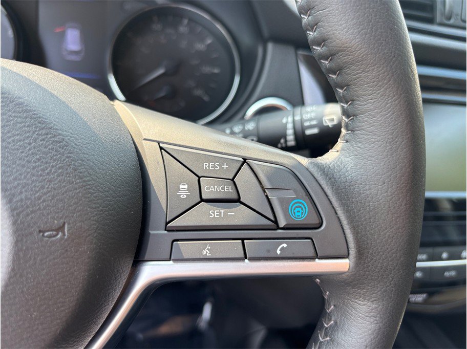 Used 2020 Nissan Rogue SV w/ Premium Package FWD image 26