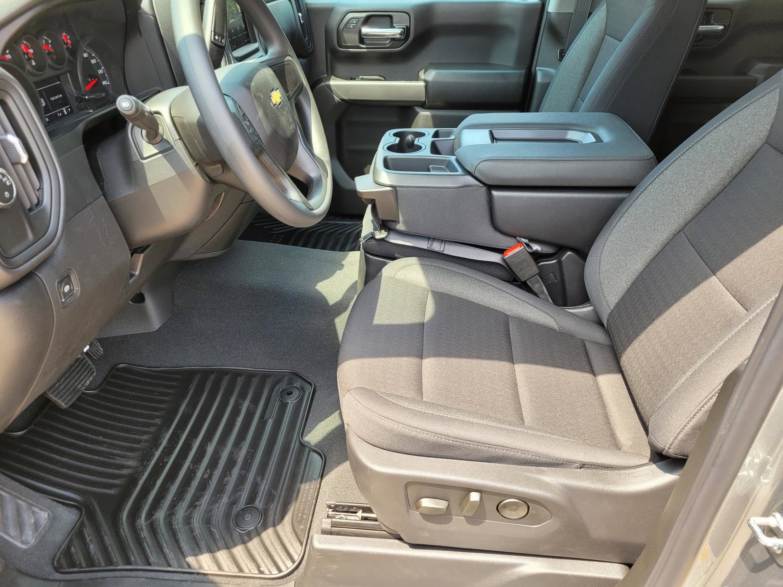 New 2026 Chevrolet Silverado 1500 Custom RWD image 15