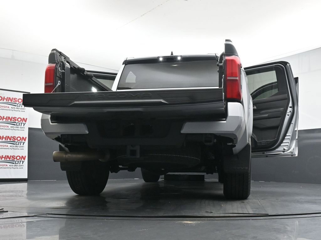 Used 2025 Toyota Tacoma TRD Sport AWD/4WD image 29