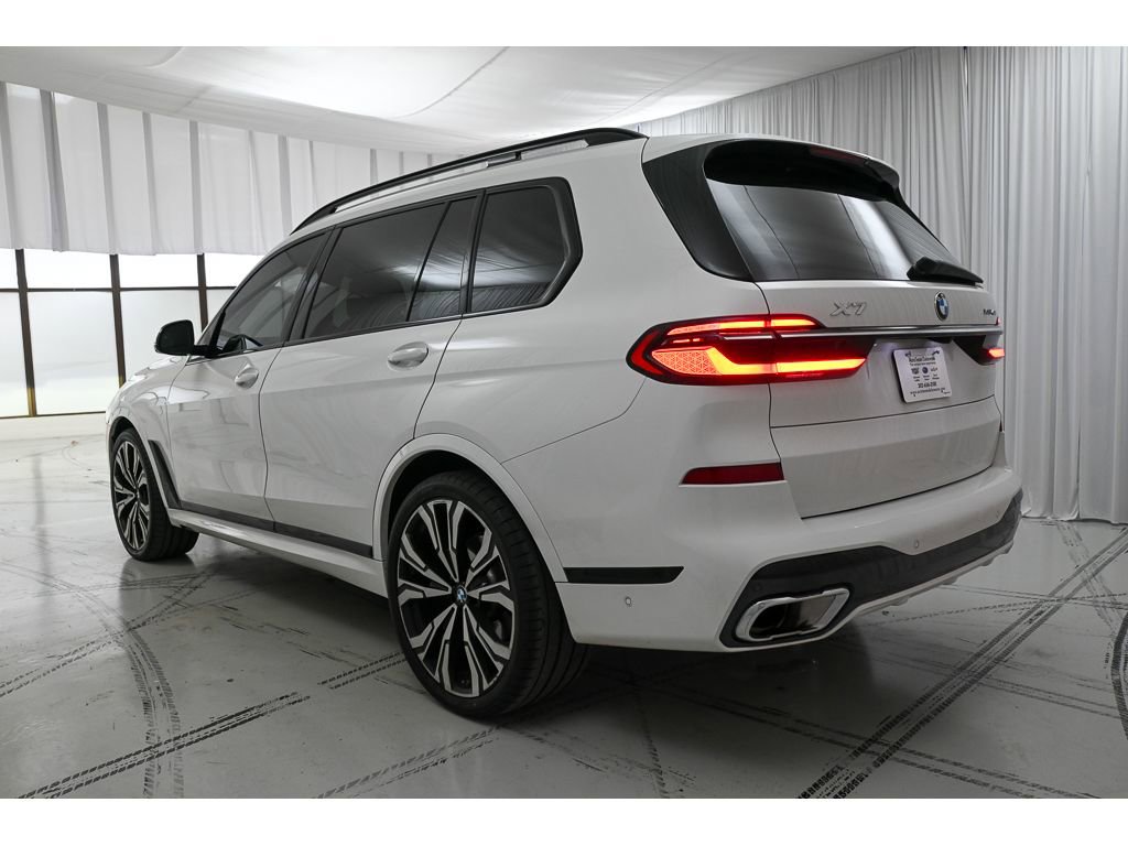 Used 2025 BMW X7 xDrive40i w/ Executive Package image 5