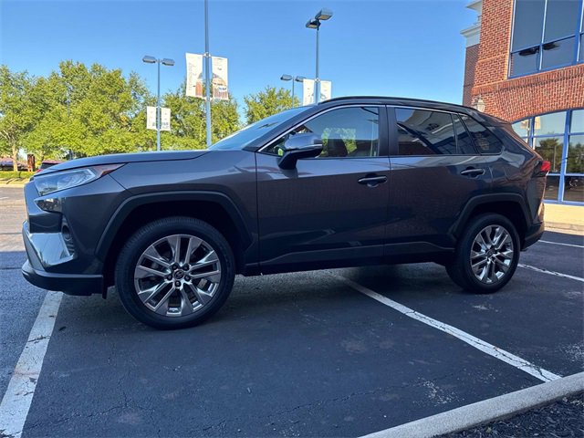 Used 2021 Toyota RAV4 XLE Premium image 3