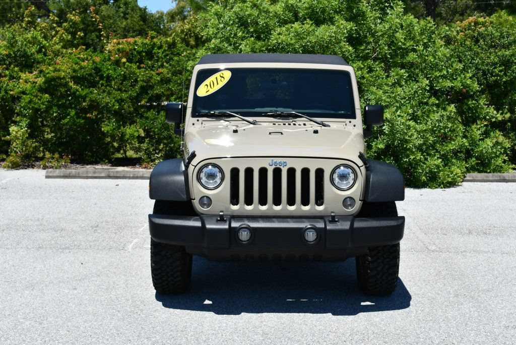 Used 2018 Jeep Wrangler Unlimited Rubicon w/ Connectivity Group AWD/4WD image 35
