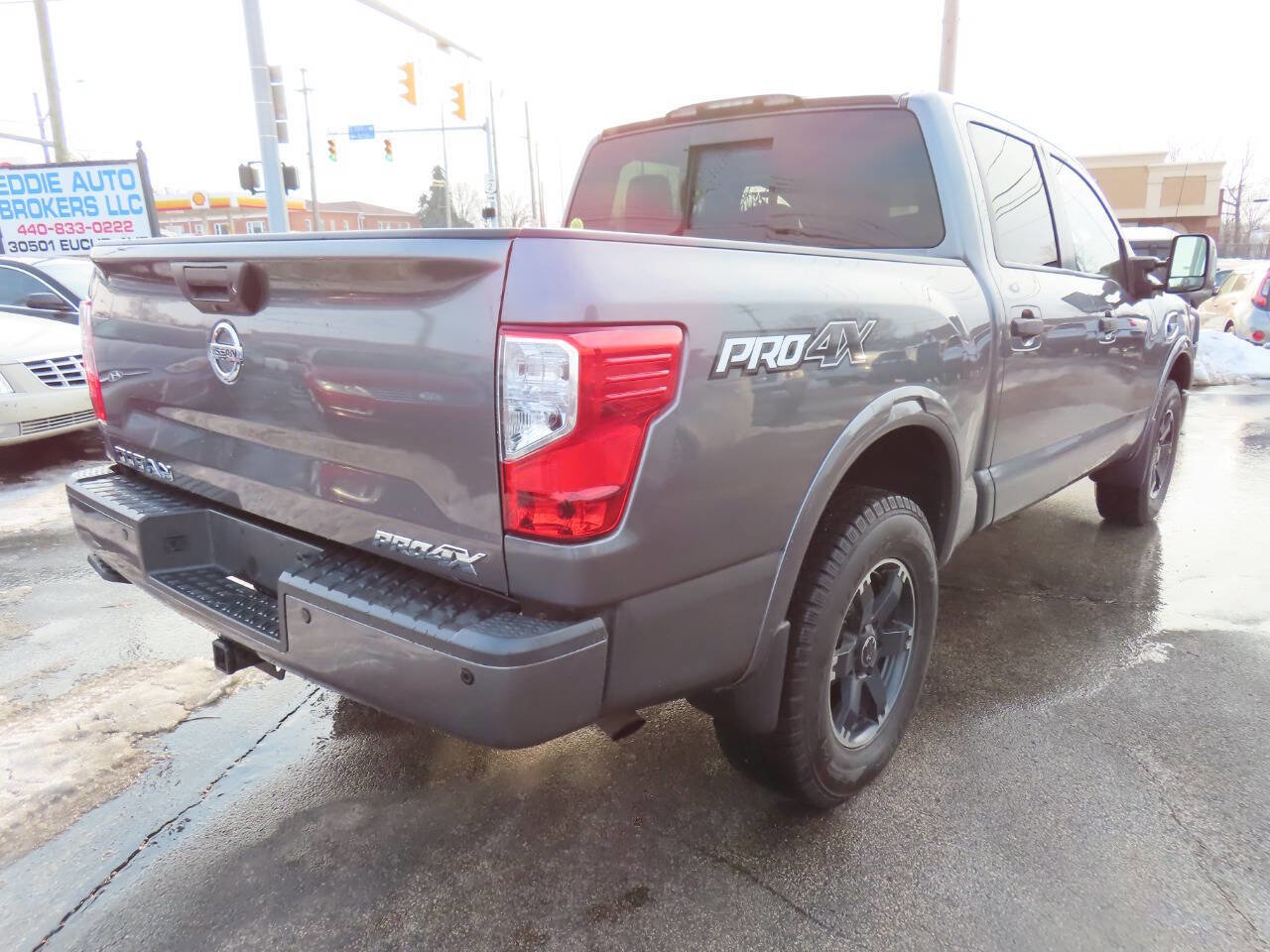 Used 2017 Nissan Titan PRO-4X image 3