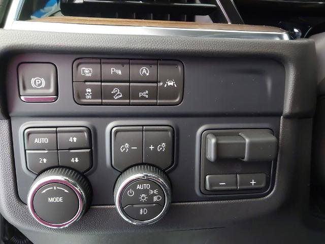 New 2026 Chevrolet Suburban High Country w/ Sun And Tow Package AWD/4WD image 24