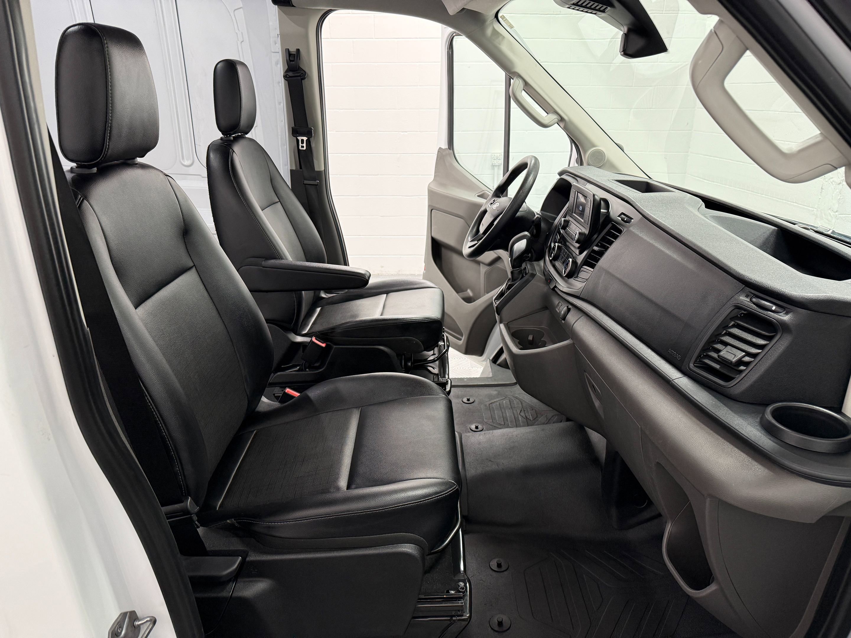 Used 2024 Ford Transit 250 148 High Roof RWD image 13