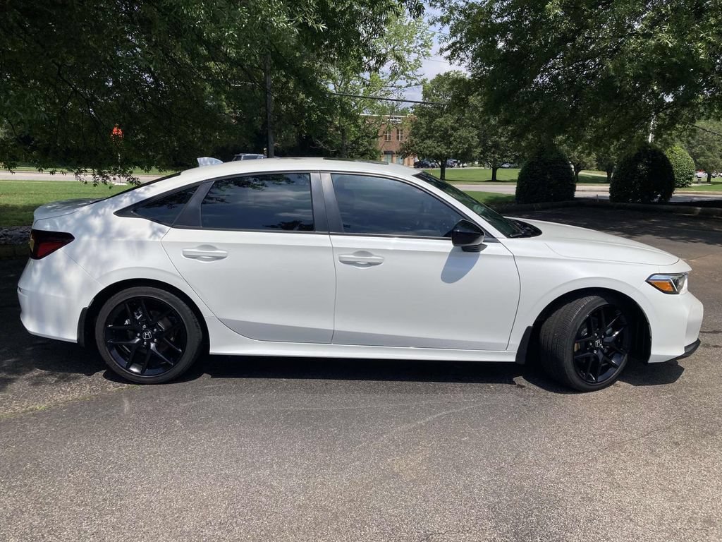 Used 2025 Honda Civic Sport image 2