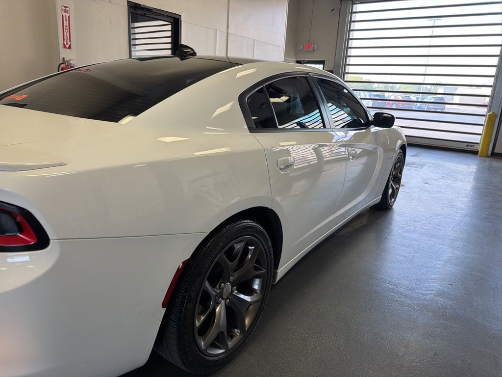 Used 2016 Dodge Charger SXT w/ Premium Group RWD image 9