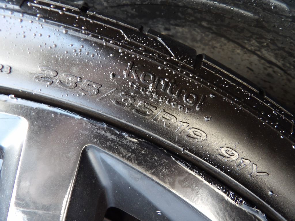 Used 2018 Volkswagen Golf R DCC & Navigation 4motion image 25