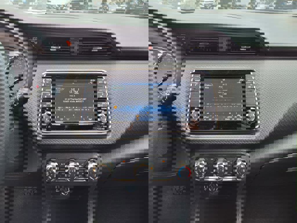 New 2025 Nissan Kicks Play S image 8