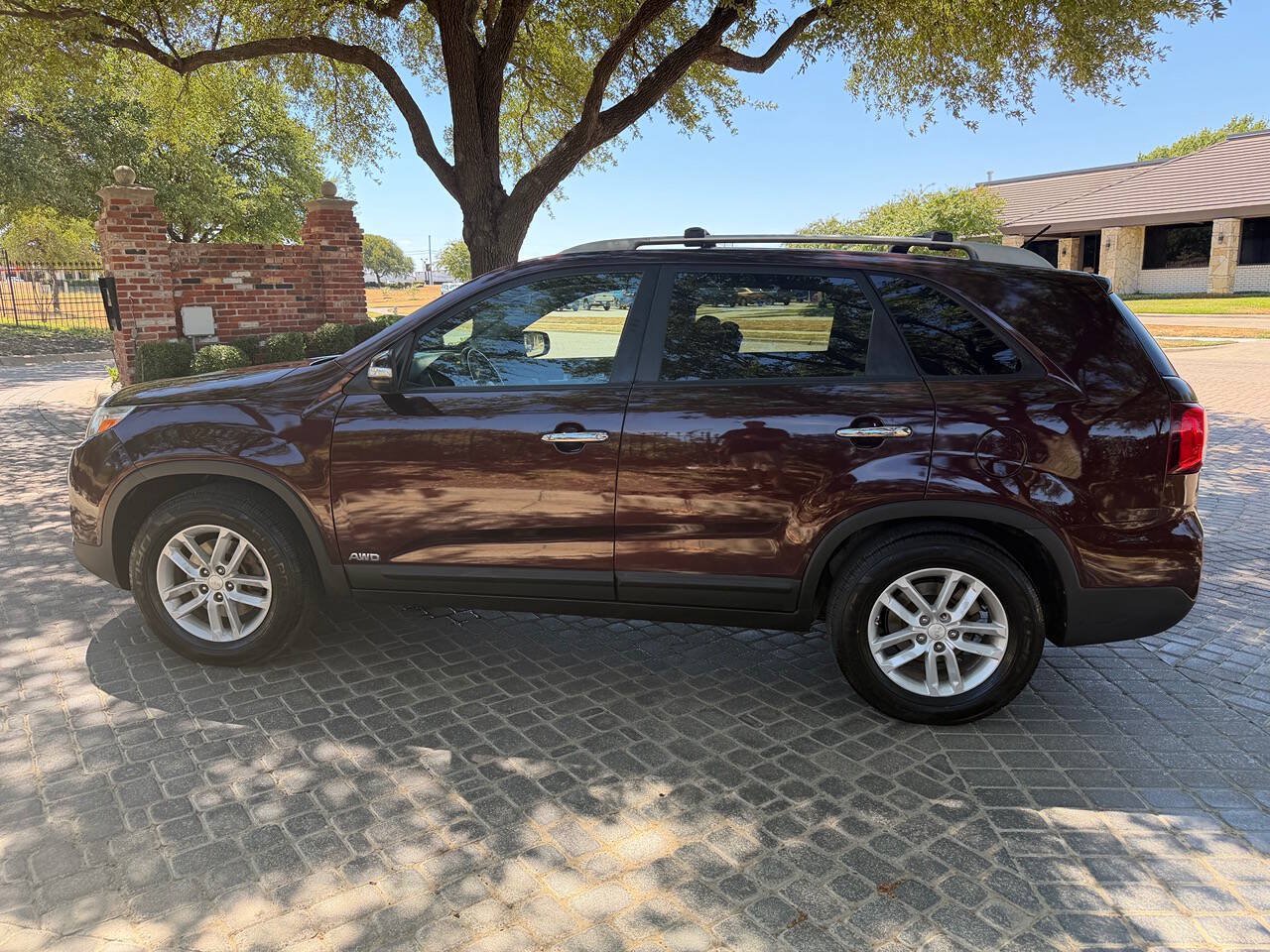 Used 2015 Kia Sorento LX AWD/4WD image 9