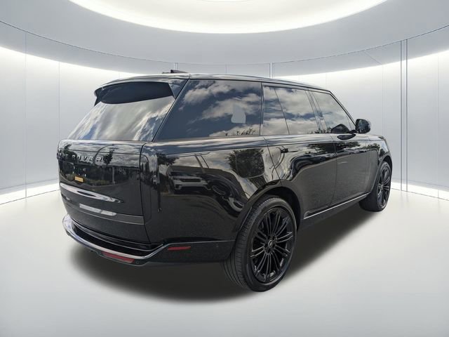 Used 2025 Land Rover Range Rover SE AWD/4WD image 5