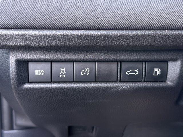 Used 2025 Toyota Camry LE FWD image 23