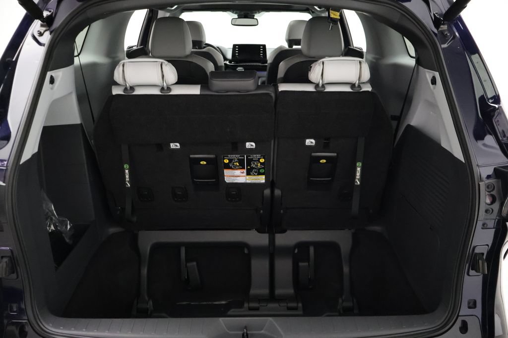 Certified 2024 Toyota Sienna XSE FWD image 21