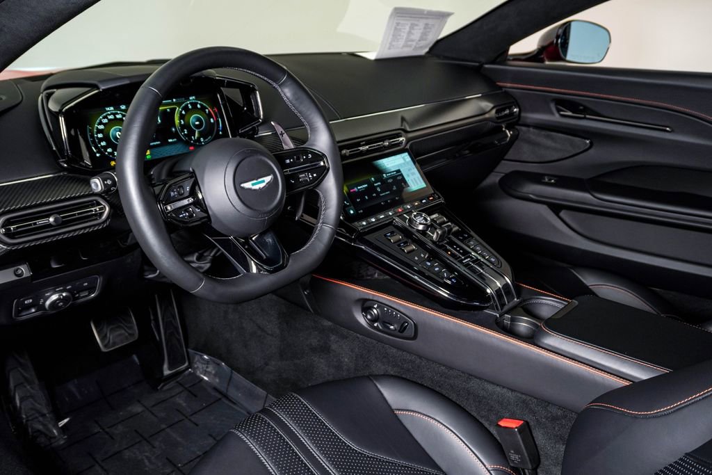 Used 2025 Aston Martin V8 Vantage Coupe image 23