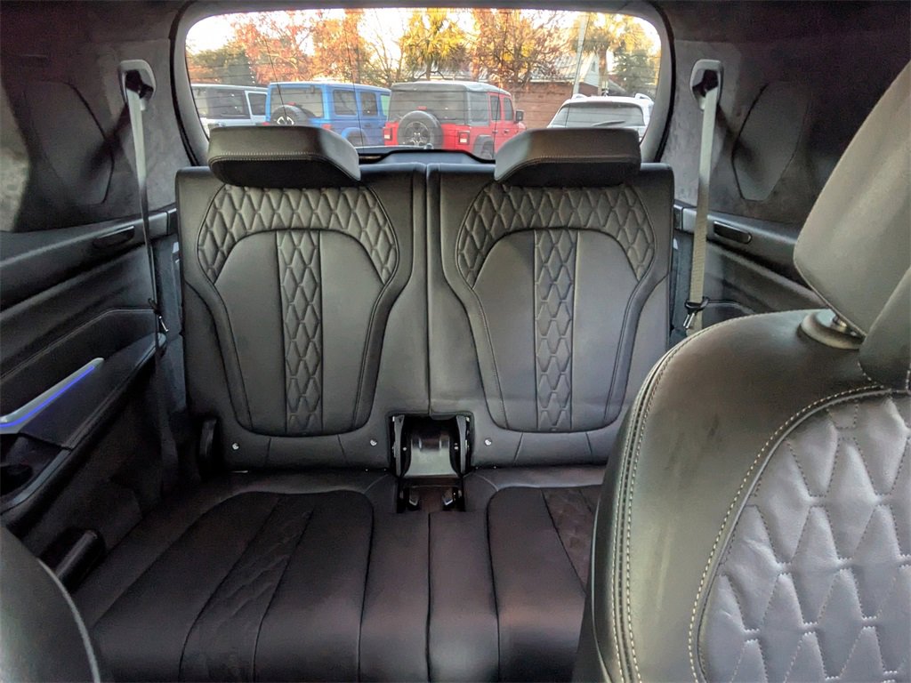 Used 2023 BMW X7 xDrive40i w/ Executive Package image 15