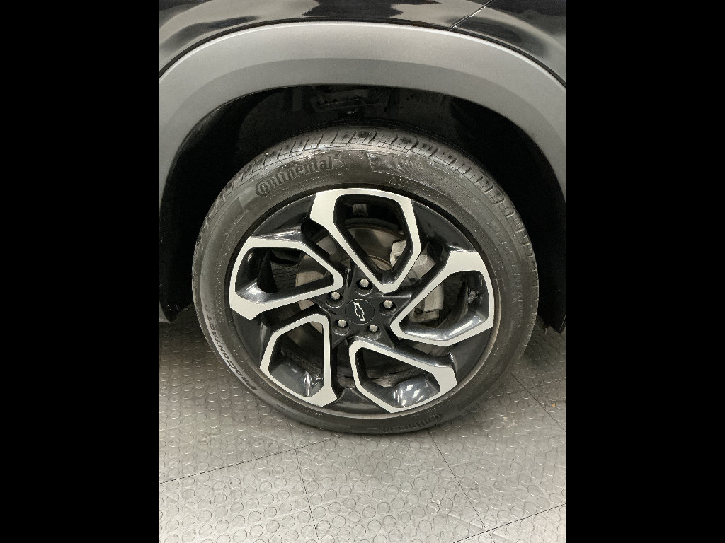 Certified 2024 Chevrolet Trax RS FWD image 39