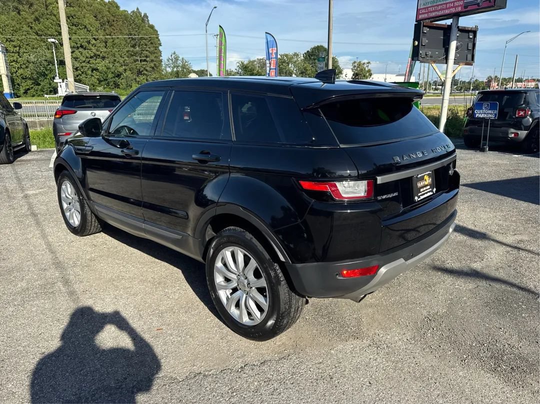 Used 2019 Land Rover Range Rover Evoque SE AWD/4WD image 7