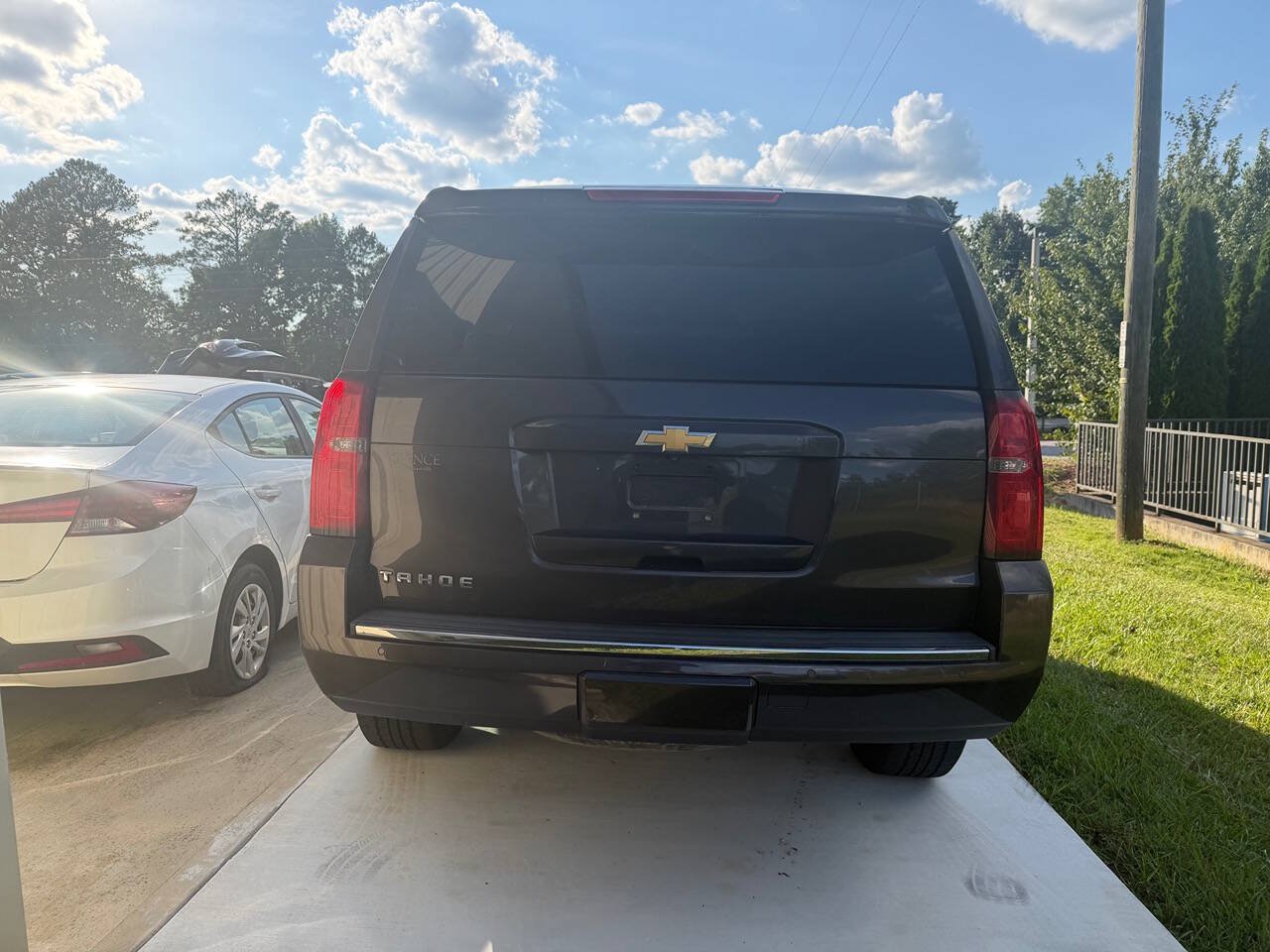 Used 2015 Chevrolet Tahoe LTZ RWD image 3