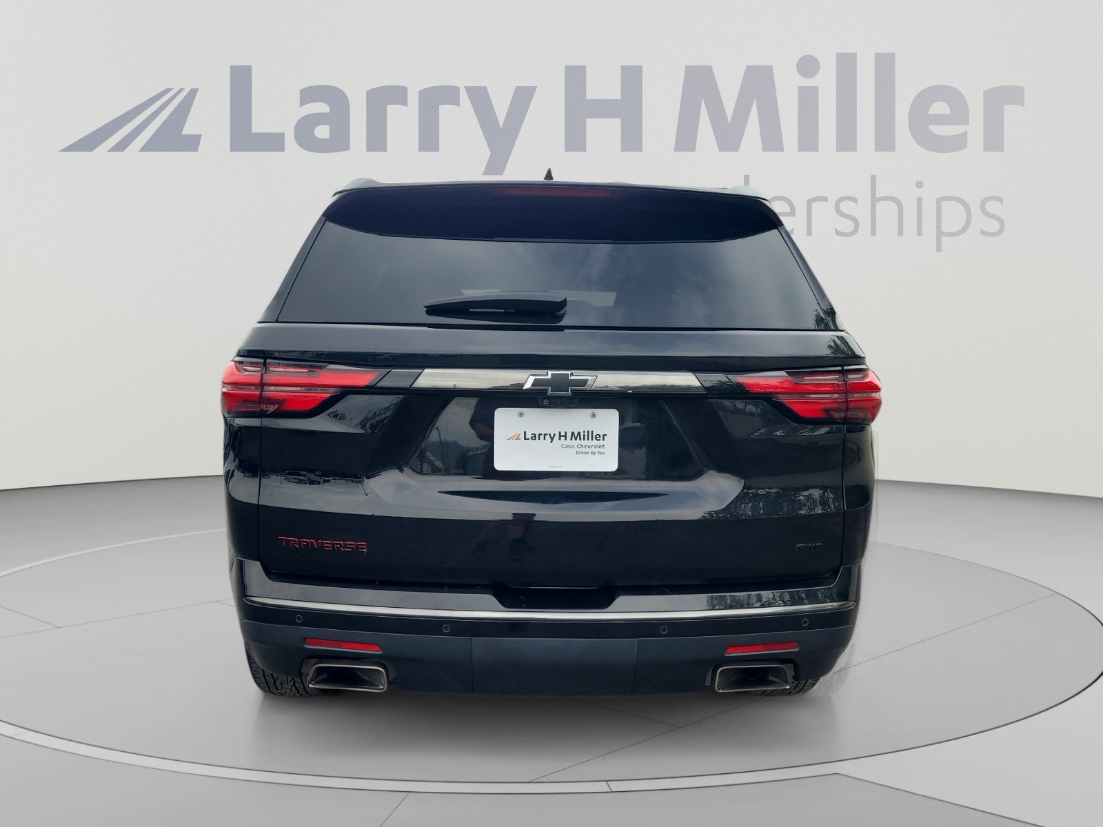 Used 2023 Chevrolet Traverse Premier w/ Redline Edition AWD/4WD image 4