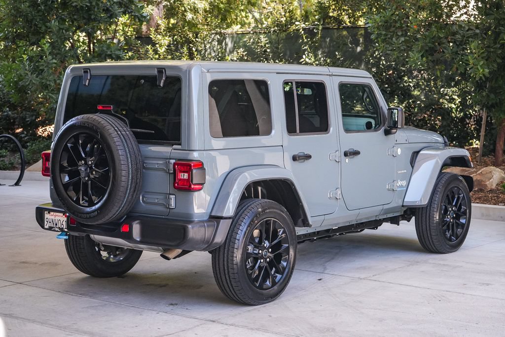 Used 2024 Jeep Wrangler Unlimited Sahara AWD/4WD image 6