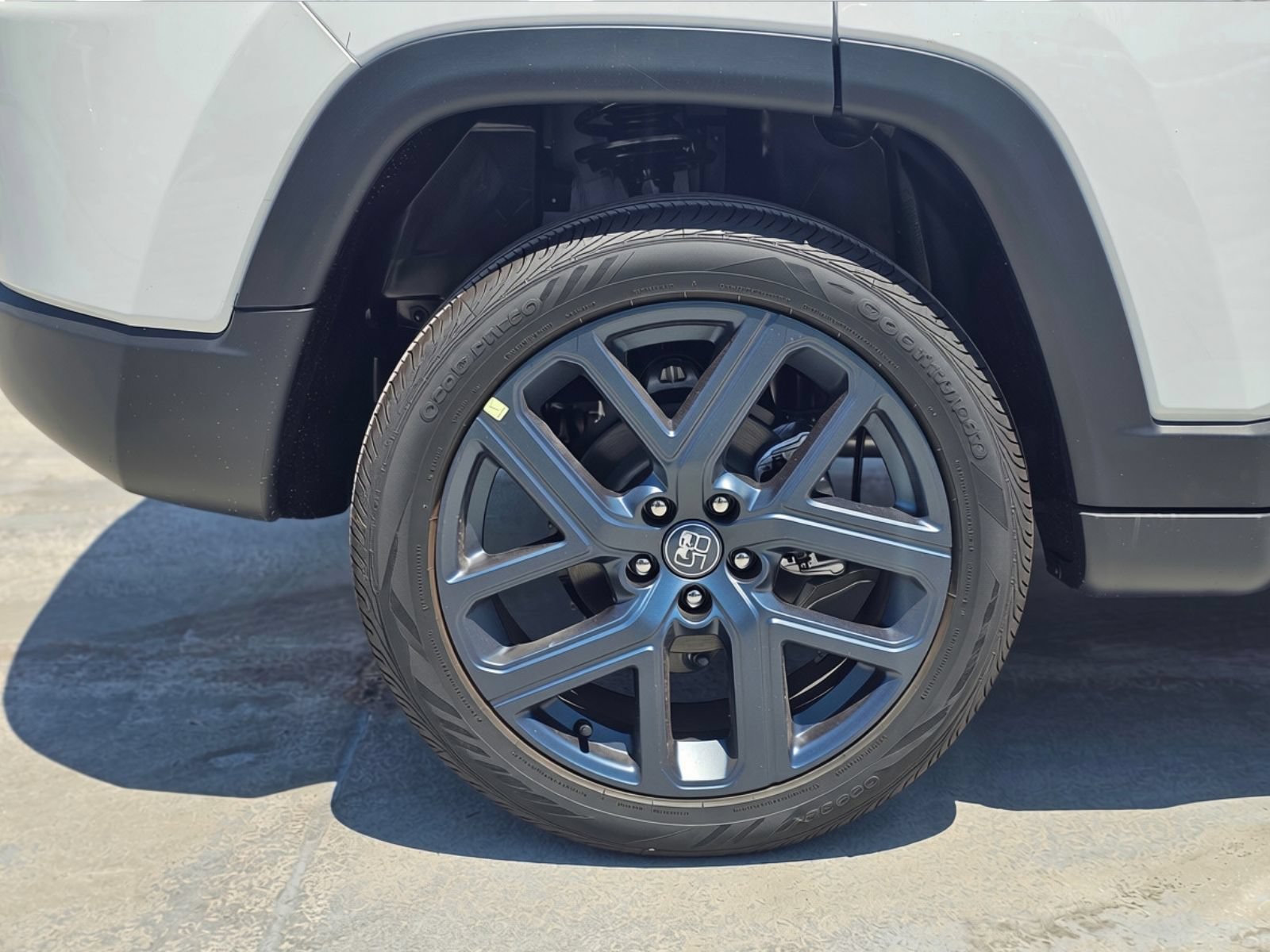 New 2026 Jeep Compass Latitude w/ 80th Edition AWD/4WD image 11