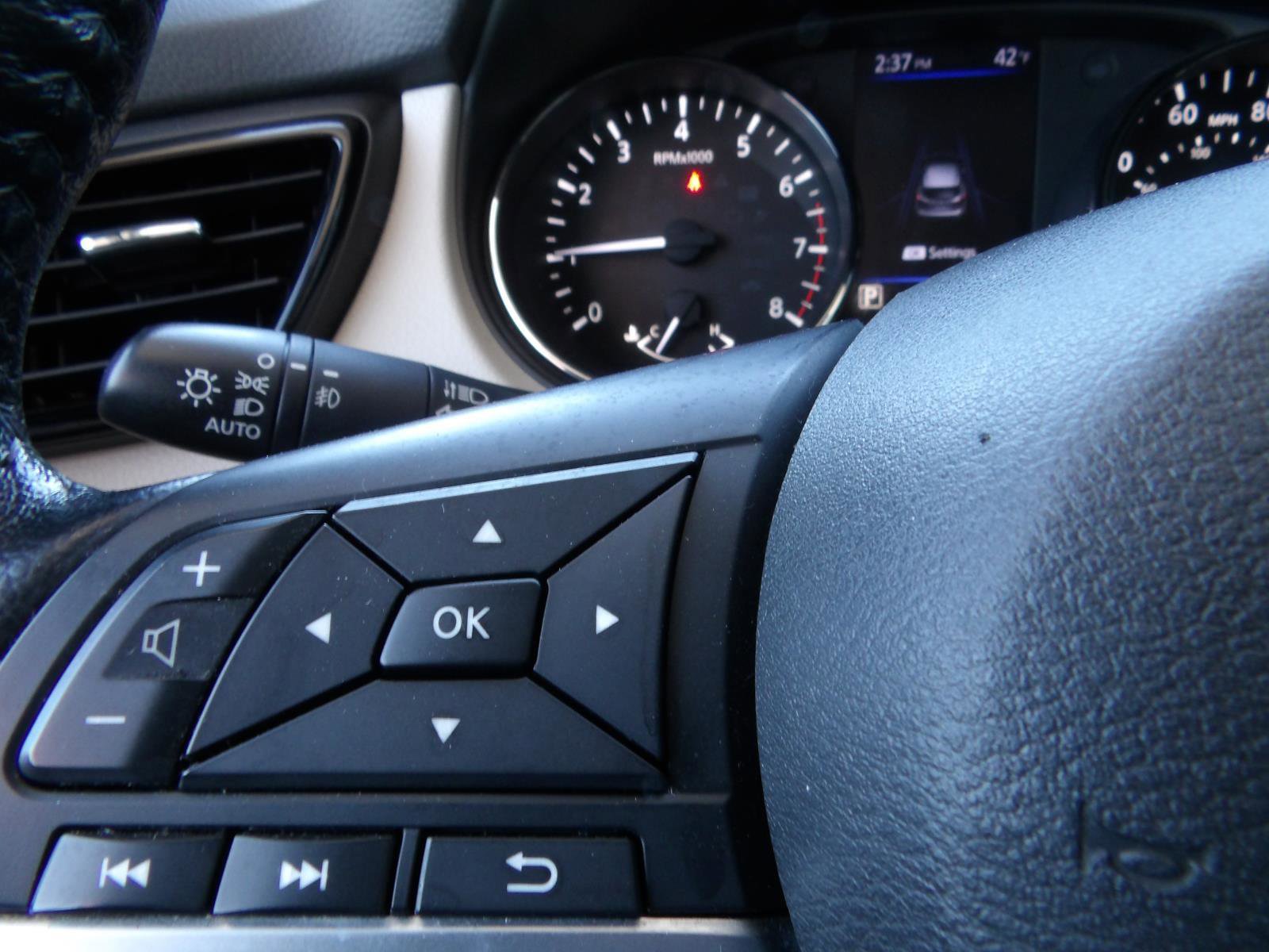 Certified 2022 Nissan Rogue Sport SV image 32