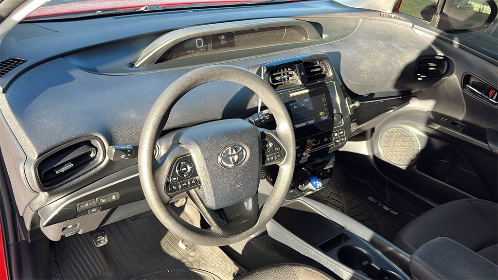 Used 2019 Toyota Prius LE image 12