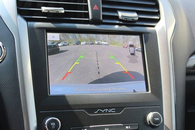 Used 2020 Ford Fusion SEL FWD image 22