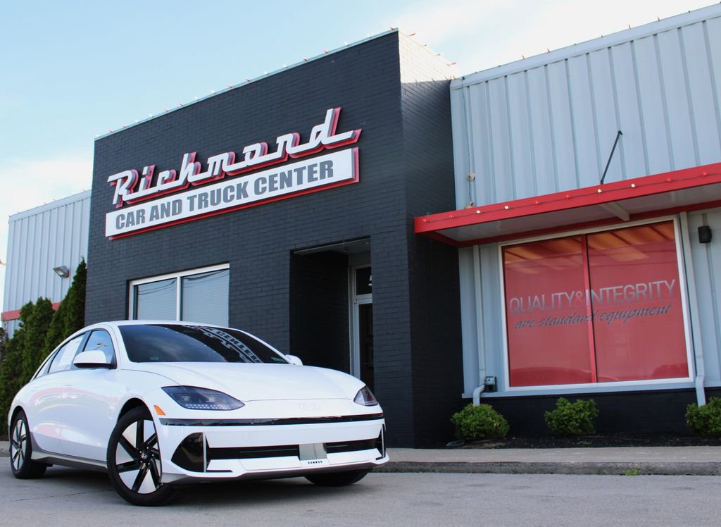 Used 2024 Hyundai Ioniq 6 SE image 3