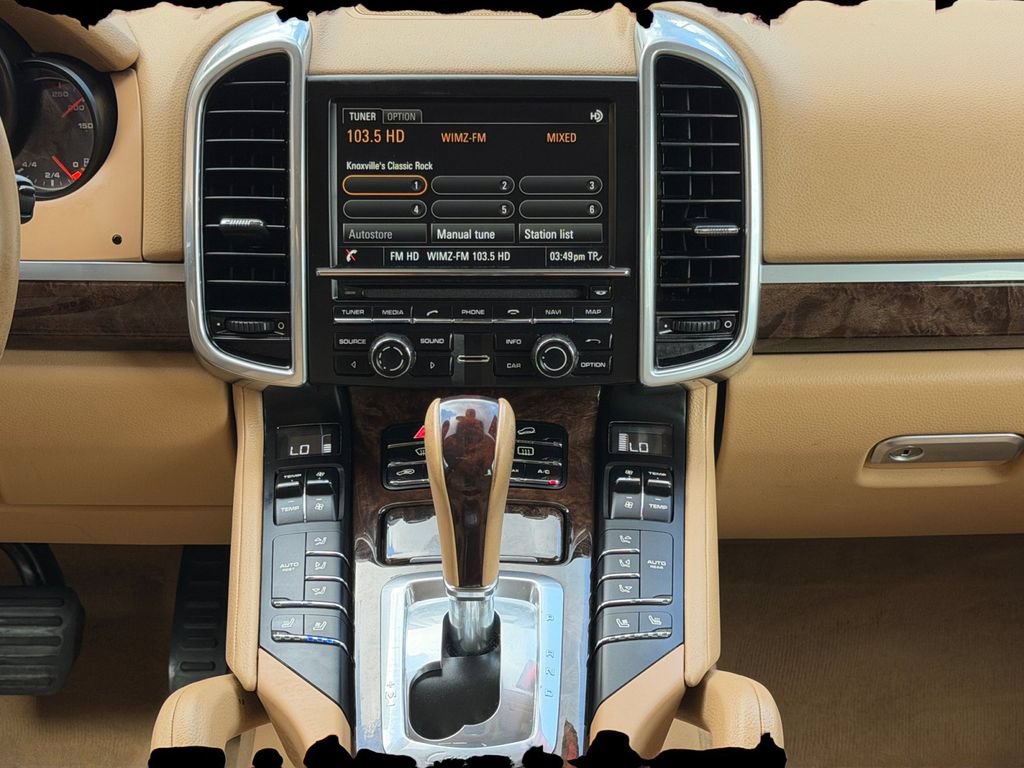 Used 2016 Porsche Cayenne AWD/4WD image 20