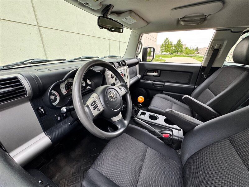 Used 2011 Toyota FJ Cruiser 4WD image 16