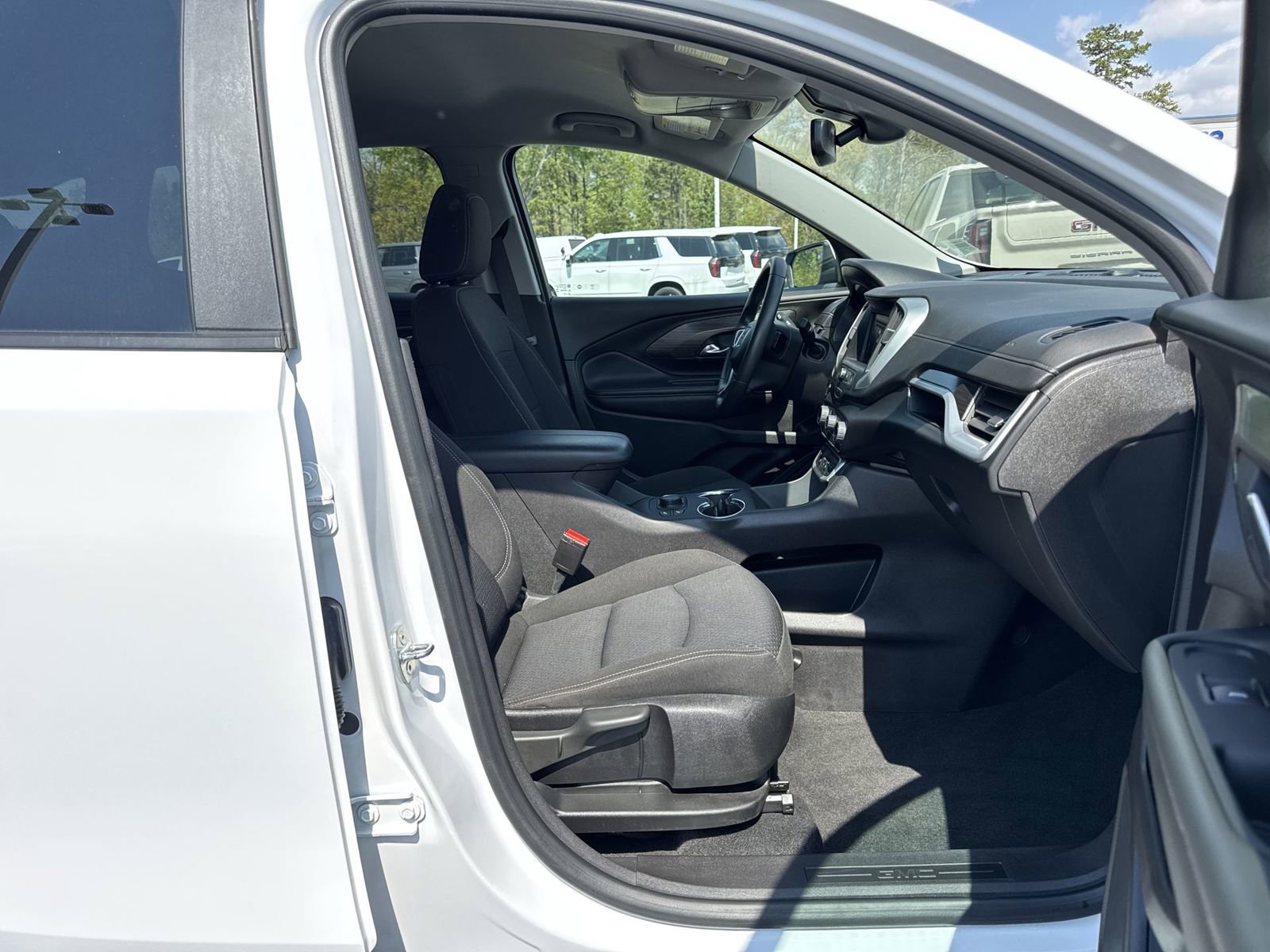 Certified 2024 GMC Terrain SLE w/ Driver Convenience Package image 32