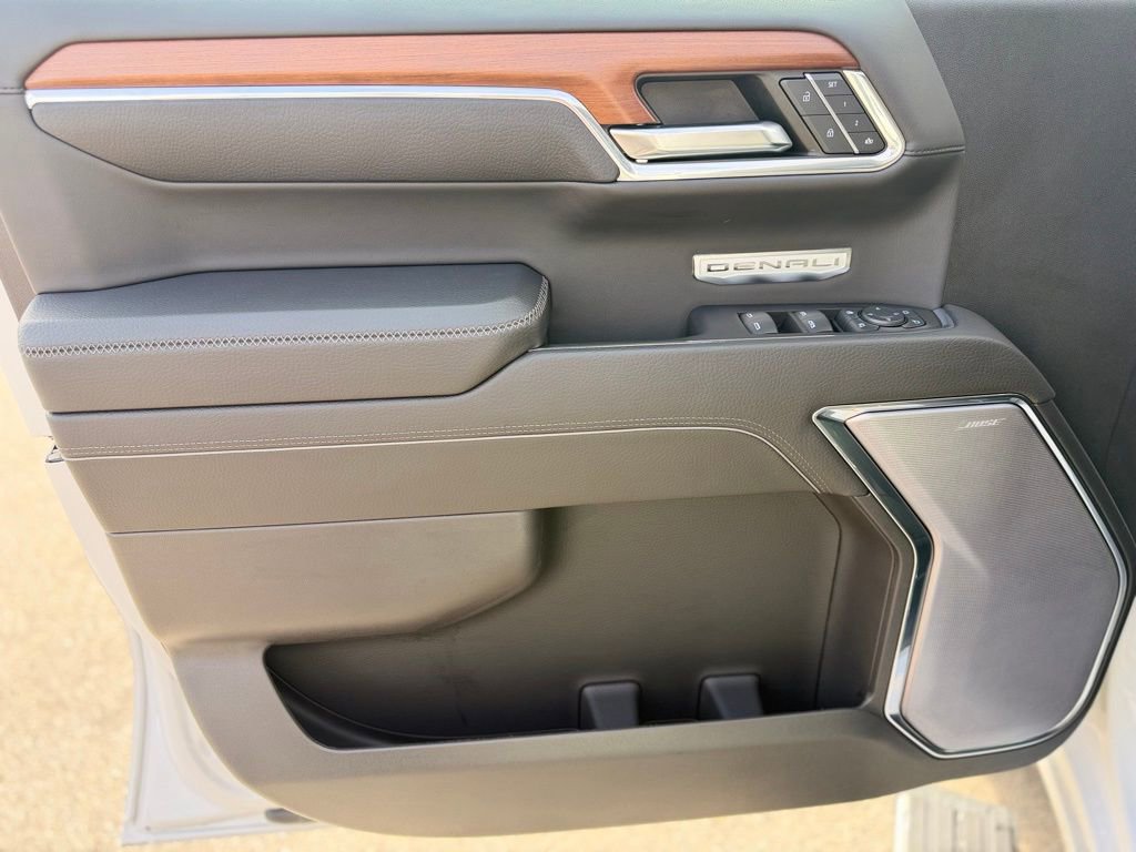 Used 2023 GMC Sierra 1500 Denali w/ Denali Reserve Package AWD/4WD image 9