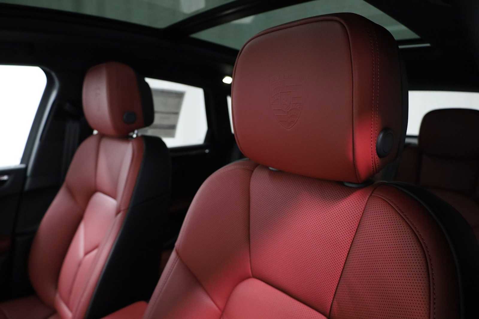New 2026 Porsche Macan image 18