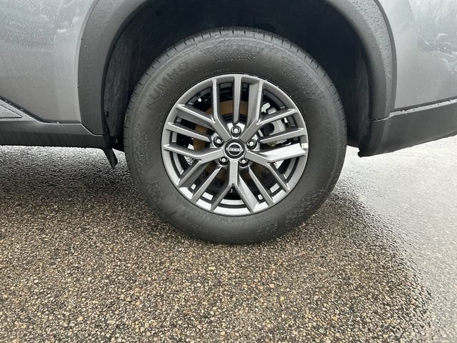 Used 2026 Nissan Rogue SV AWD/4WD image 13