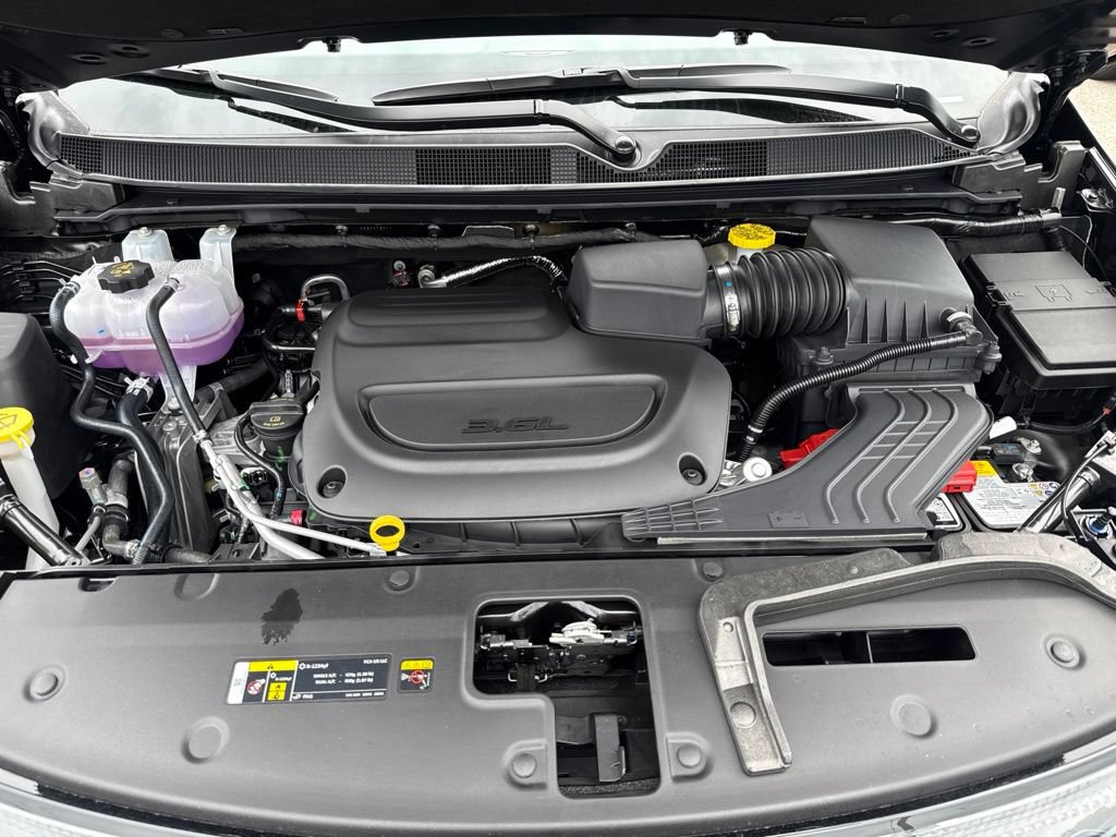 New 2027 Chrysler Pacifica Limited AWD/4WD image 30