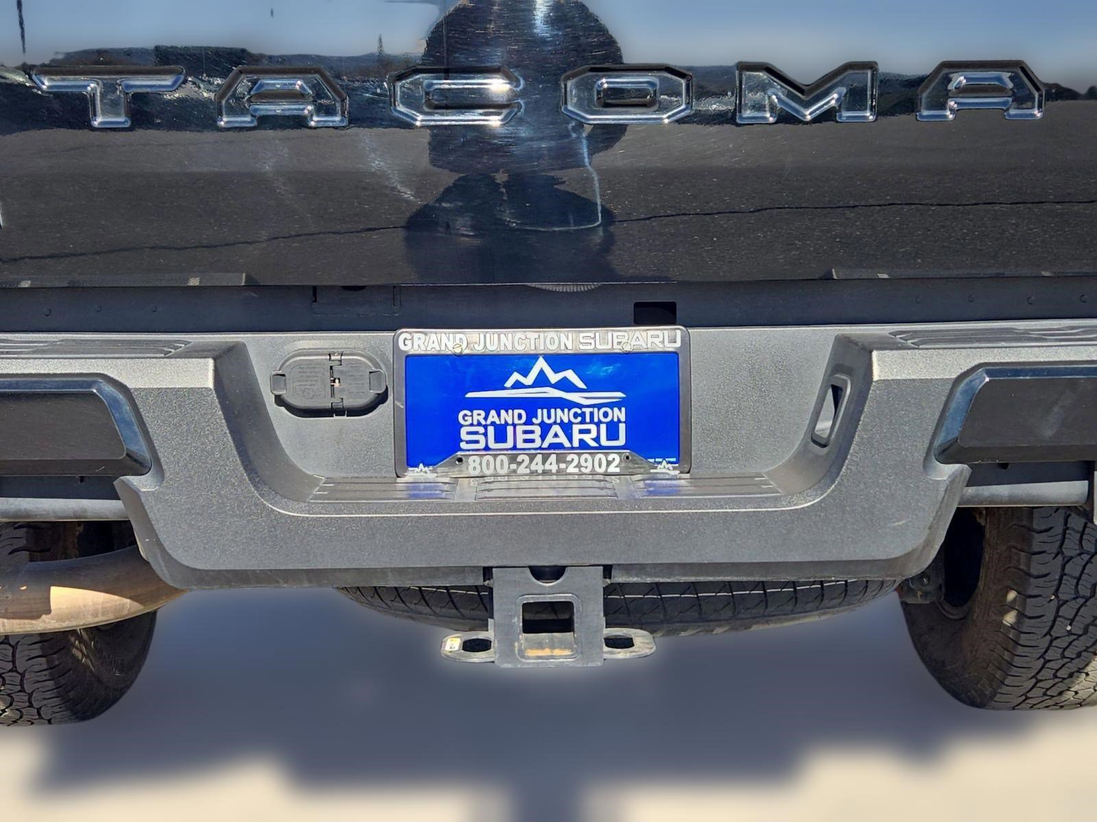 Used 2024 Toyota Tacoma TRD Off-Road image 19